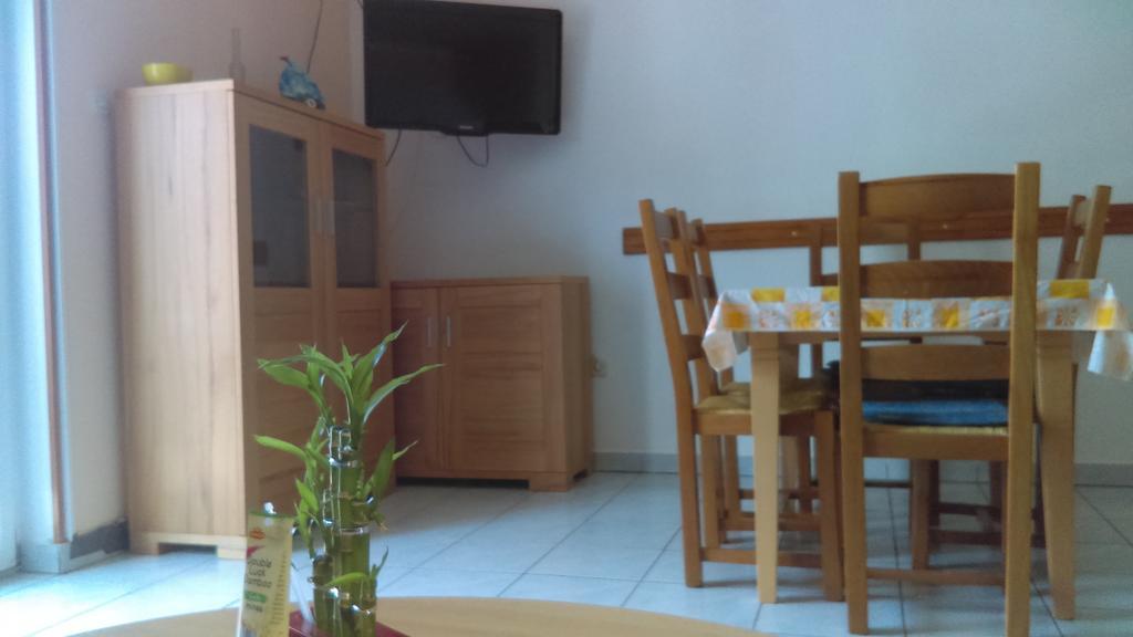 Apartment Sunce Цриквеница Экстерьер фото